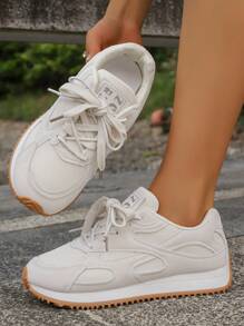 Zapatos deportivos casuales y sexys para mujer, zapatillas con suela gruesa, zapatos de malla transpirables de verano, color beige, entrenadores atléticos versátiles