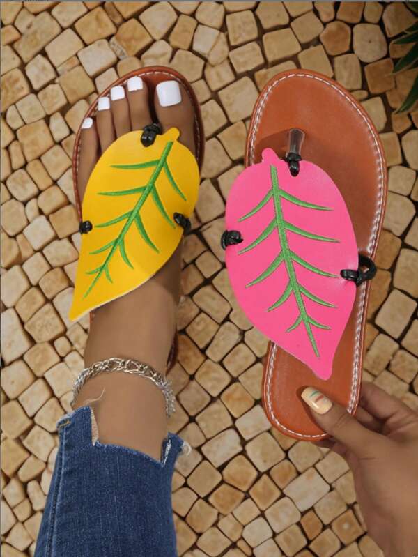 2025 Designer Summer Fashion Simple Elegant Versatile Personalized Women Plus Size Bohemian Thong Sandals, Breathable Outdoor Beach Leaf Slippers