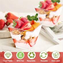 10/25/50/100/200 Piezas, 2 oz/60 ML Tazas de postre de plástico mini con cucharas, tazones pequeños cuadrados brillantes transparentes para pudin de plátano, para servir y probar aperitivos en fiestas de cumpleaños y bodas, dorado y transparente