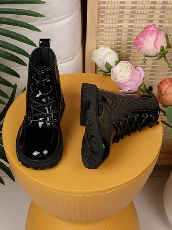 1 双黑色亮面皮革幼儿踝靴，前系带，侧拉链，金属扣，圆头，柔软平底防滑舒适可爱中筒靴，适合 3-12 岁男孩和女孩，全新秋冬系列