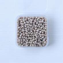 1 盒玻璃纯色种子珠 3 毫米约 800 颗多色烤漆串珠材料 DIY 手链项链耳环配件