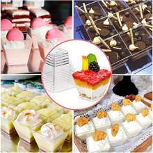 10/25/50/100/200 Piezas, 2 oz/60 ML Tazas de postre de plástico mini con cucharas, tazones pequeños cuadrados brillantes transparentes para pudin de plátano, para servir y probar aperitivos en fiestas de cumpleaños y bodas, dorado y transparente