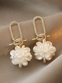 1 Pair Metal Alloy Flower Drop Earrings For Women, Letter & Faux Pearl Design, Elegant Everyday Wear That Suits Both Office Attire And Casual Outfits