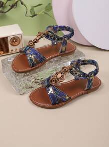 Sandalias planas de moda de verano para niñas, ropa infantil, decoración con colgante, zapatos casuales de playa para niños, adecuados para salidas diarias