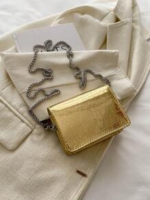 Una bolsa cuadrada mini de moda para la temporada de otoño e invierno, con decoración de lazo de hardware, abertura con solapa, cadena doble de metal, de poca capacidad, ligera y minimalista. Adecuada para el uso diario de las mujeres, el ocio y el uso estudiantil como monedero.