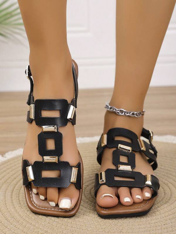Plus Size Women's Buckle Flat Sandals, New European And American Summer Style Metal Perforated Leather Open Toe Strap Beach Slippers