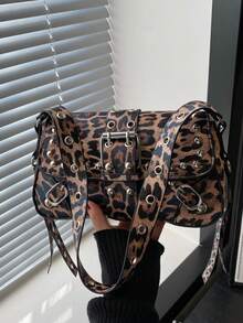 时尚撞色豹纹铆钉装饰朋克风翻盖单肩包，适合购物、携带钱包，是年轻女性、大学生、职场新人及白领人士的理想之选。也适用于办公室、大学、工作、商务、通勤、户外活动、旅行和短途旅行。时尚豹纹女包，秋冬季新款虎纹女包。