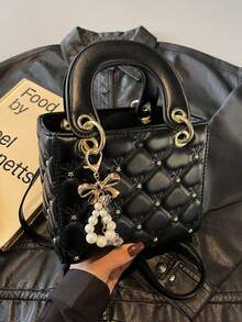 高端菱形图案优雅女士手提包，韩版休闲时尚单肩斜挎包，珍珠蝴蝶结装饰的独特小包，适合购物、钱包、逛街、年轻女性、大学生、新婚夫妇、办公室女士。非常适合办公室、大学、工作、商务、通勤、户外活动、旅行和短途旅行，情人节礼物 - 黑色 - 查看 10