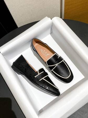 Mengshangli 女士方头基本款纯色朋克铆钉撞色边饰平底鞋，户外时尚百搭平底鞋，适合所有季节