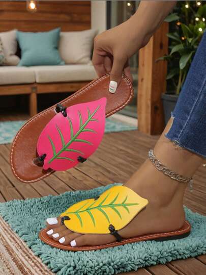 2025 Designer Summer Fashion Simple Elegant Versatile Personalized Women Plus Size Bohemian Thong Sandals, Breathable Outdoor Beach Leaf Slippers