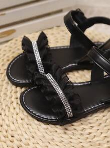 1 Pair Plus Size Black Shiny PU Strap Rhinestone Decor Flat Sandals For Teenage Girls, Round Toe Comfortable Non-Slip Beach Summer Shoes, Suitable For 3-15 Years Old Girls, Casual/Party/Vacation