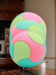 1 pezzo Giocattolo con superficie gommata e texture, elastico e durevole, adatto per il gioco o l'interazione con gli animali domestici, multicolore (rosa, verde, blu), visivamente vivace e accattivante, alta riconoscibilità, può essere utilizzato come giocattolo antistress (schiacciare e rilasciare la pressione) o giocattolo per animali domestici (masticare, lanciare), palla colorata versatile.