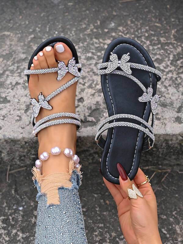 Infradito con fiocco di cristallo, novità estate 2025, scarpe eleganti da donna, ciabatte da spiaggia alla moda e versatili, sandali adatti per le vacanze