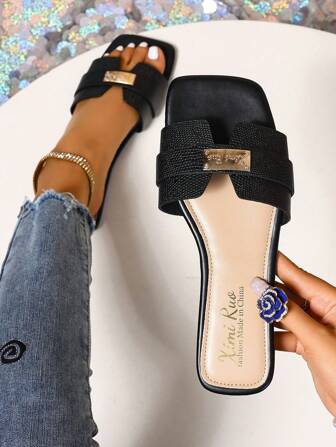 Spring/Summer New Fashion Casual Strap Slide Sandals, Women Comfortable Flat Slip-On Beach Slippers, Minimalist Design, Versatile For Summer