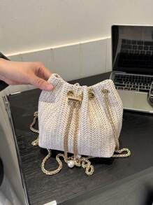 Mini Fashionable Straw Woven Golden Chain Drawstring Bucket Bag, Beach Bag, Vacation Bag For SummerSuitable For Shopping, Wallet, Shopping, Young Women, College Students, Newcomers, White-Collar Workers. Very Suitable For Office, College, Work, Business, Commuting, Outdoor Activities, Travel And Outings