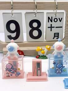 1pc Cartoon Design Compact Hand-Cranked Pencil Sharpener, Stainless Steel Blade, Safe And Convenient For Student Supplies, School Supplies,Back To School