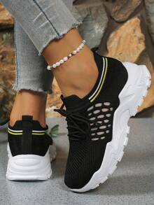 女士黑色针织一脚蹬运动鞋：透气时尚，镂空设计，完美契合全天舒适穿着，轻松打造时尚造型