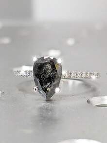 1 chiếc nhẫn nữ đính đá Cubic Zirconia lấp lánh thanh lịch, phụ kiện trang sức đính hôn, thích hợp làm quà tặng cho gia đình/bạn bè/người yêu - Xám - Xem 2