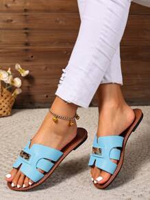 [Nueva Primavera/Verano] Sandalias tipo tanga estilo H para mujer, sandalias romanas de moda casual de celebrity con suela plana grabada cómoda en negro, beige y marrón, zapatos de playa de verano, sandalias cuña con pedrería elegante francesa de estilo minimalista y recomendadas por bloggers, sandalias tipo chanclas con suela antideslizante para interior y exterior, sandalias tipo tanga con decoración metálica de estampado de cocodrilo, versátiles para el verano