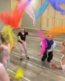 Juggling Scarves, 12 PCS Dance Scarves For Kids Play Silk Scarve For Toddlers Children Movement Music Scarf Magic Tricks Performance Props Accessories Rhythm Band Scarfs 12colors 24 Inches - 12 件 - 查看 9