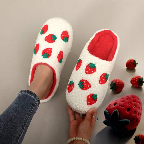 1 par de zapatillas de interior suaves para otoño/invierno con diseño impreso de fresas de tela de felpa, de diseño de frutas y verduras, con suela antideslizante, blancas y rojas