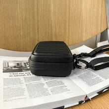 2025新款硬壳盒男包简约盒形迷你单肩斜挎包高品质时尚小方包手机包