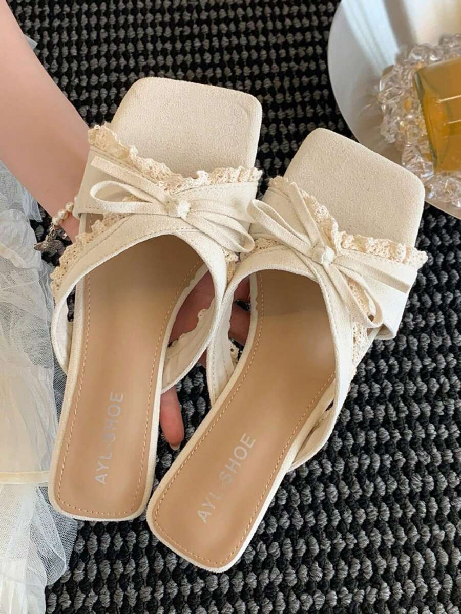 女士蝴蝶结装饰露趾拖鞋，低跟软底透气一脚蹬凉鞋，法式蕾丝边，适合搭配连衣裙，夏季 - 米色 - 查看 1