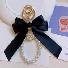 1pc Gorgeous Matte Bowknot Faux Pearl Keychain, Cute Faux Pearl Beaded Bracelet, Vintage Charm, For Women & Girls Wallet, Socks, Backpack, Car Pendant, Ribbon, Pearl Pendant, Valentine's Day, Bowknot Keychain, School Supplies, Teacher Gift, Back To School Teacher Accessory, Valentine's Day Bag Charms Car Accessaries Friend Sister Gift Ideas