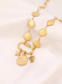 1 pièce Collier pendentif en acier inoxydable avec charme de conque, étoile de mer, tortue océanique et coquillage creux. Design mode. Collier chaîne pour femmes, bijoux