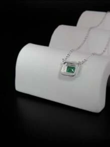 Zhenxing 1pc Women's Elegant Geometric Green Diamond Jade-Color Square Pendant Necklace, 925 Sterling Silver, Luxury Cubic Zirconia Embedded Design, Hypoallergenic, Suitable For Daily Wear And Vacation, Gift For Party