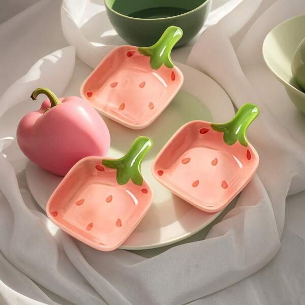 Set di 2 piatti in ceramica con manico a forma di fragola, lunghezza 12,5 cm, piatti di fragole carini per patatine e salse, stuzzichini e taglieri di formaggio, perfetti per snack, verdure, frutta, burro, salsa di soia, salse da intingere. Questi piccoli piatti in ceramica sono ideali per l'uso domestico come piatti per intingere, piatti per salse o piccoli piatti per la tavola quotidiana. Ideali per salse da intingere, patatine, frutta, insalate e piccole porzioni.