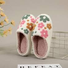 1 par de pantuflas mullidas de tela con diseño de flores, plantas, frutas y verduras, para usar en casa y días festivos con suela blanda para interiores, de colores blanco y rojo para otoño/invierno