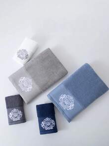 1 khăn tắm, màu xanh nhạt, hình chữ nhật 70*140cm, màu trơn tối giản, thêu chữ hoặc họa tiết; hoặc khăn tay 33*74cm hoặc khăn tay 34*34cm, mềm mại, thấm hút, nhanh khô, phù hợp cho cả nam và nữ, mọi mùa, thích hợp cho phòng tắm, khách sạn, du lịch, tiệc tùng, quà tặng ngày lễ, thẩm mỹ viện, bãi biển, ngoài trời, thể thao trở lại trường cho thẩm mỹ viện khăn tắm phòng tắm tại nhà cho thẩm mỹ viện, khách sạn thể thao, đồ dùng thiết yếu trong nhà, khăn tắm, khăn tắm chăm sóc da - xanh nhạt - Xem 4