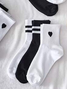 5 Pairs Striped, Solid Color, And Heart Print Athletic Socks - Multicolor - View 4