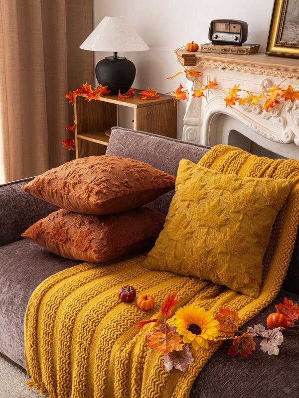 2 Stücke Kissen-Bezüge mit Ahorn-Blatt Muster in einfarbigem Samt, im Landhausstil, aus Polyester Stoff, quadratisch als Sofakissen für Wohnzimmer, Esszimmer und Schlafzimmer geeignet