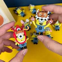 Minions 12 pezzi di graziose miniature di animaletti zodiacali dei Minions, adatte per decorare l'auto, come portachiavi, accessori da scrivania, ottimi regali per Natale, Ognissanti, Pasqua, Festa della Mamma, compleanni, Ringraziamento e altre festività per famiglie e amici