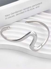 1pc Stainless Steel Geometric Wave Open Bangle, Metallic Smooth Minimalist Asymmetrical Fashion Bracelet, Suitable For Vacation And Daily Wear