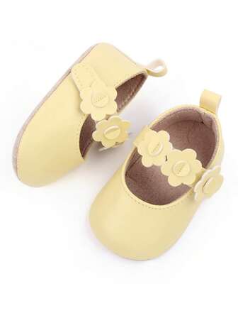 伊布布黄色婴儿平底公主鞋，女婴公主鞋，可爱小花图案，软底防滑功能，新生儿平底公主鞋