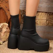 Paar schwarze Kunstleder Damen Ankle Boots, westlicher Stil Plateau Keilabsatz, seitliche Nahtdetails, Lässig Alltags- und Festivalmode, Herbst- bis Winteressentials