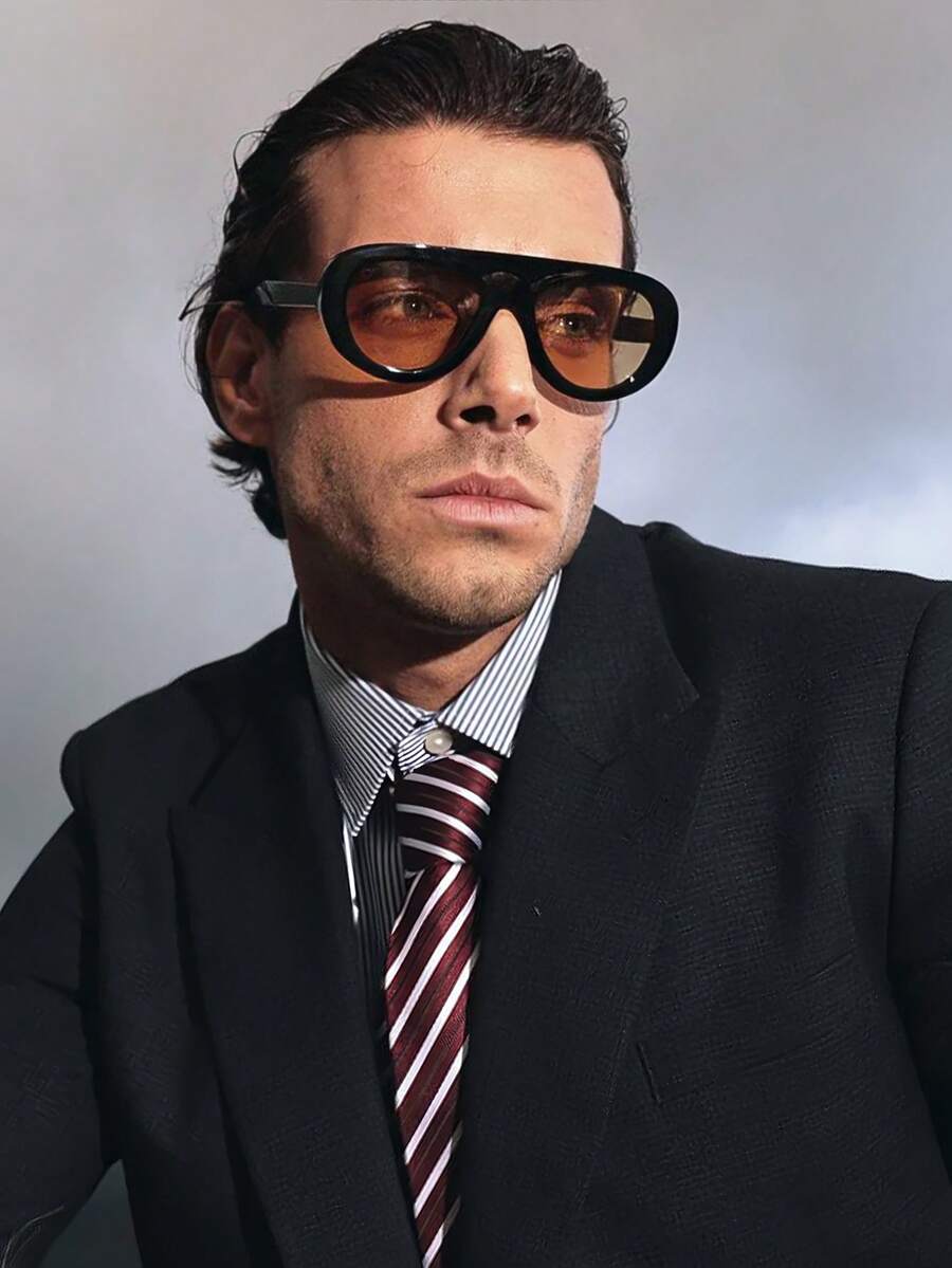 一副复古玳瑁框绿色镜片时尚眼镜，适合男士佩戴，是夏季度假、海滩、驾车、徒步旅行的理想之选，可与其他服饰搭配，打造时尚学院风，是返校季的完美选择。 - 桔色 - 查看 1