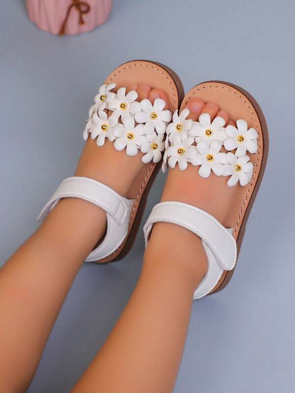 2025 Novas Sandálias para Meninas Crianças Sapatos de Praia Princesa Pequena Moda Fundo Macio Sapatos de Verão para Meninas Princesa