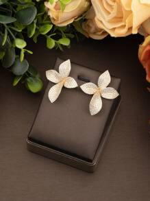 1pc Luxury & Elegant Cubic Zirconia Inlaid Leaf Design Earrings, Suitable For Women's Wedding & Party Wear, Without Gift Box