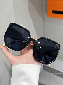 1 Paar unisex polygonale schwarze modische Sonnenbrillen, geeignet für elegante Kleidung, Reisen, Sport, Autofahren, Festivals, Strand, elektronische Musikfestivals, Ausflüge, Sommeroutfit, Urlaub, Familien-Ausflüge, UV-Schutz, Golf, Wandern, Streetwear-Accessoires, Sport, Partys, Outdoor-Aktivitäten, Streetstyle, Angeln, Ferien, Sonnenschutz, Urlaub