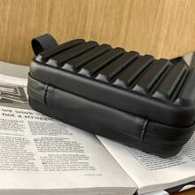 2025新款硬壳盒男包简约盒形迷你单肩斜挎包高品质时尚小方包手机包