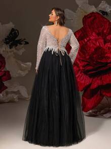 VIPGIRL Abendkleid in Große Größen mit langen Ärmeln und Glitzer, bodenlanges schwarzes Tüllkleid mit paillettenbesetztem Oberteil, elegantes Abendkleid für Frauen mit V-Ausschnitt, Abiball-Kleid mit Schlitz, funkelndes Partykleid für Gala & Hochzeitsgäste