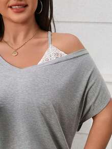 Camiseta sin hombros con paneles de encaje para tallas grandes Tirantes  y Mangas Murciélago  Estilo Sensual y Cómodo - Gris - Ver 2