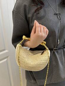 Bolso pequeño elegante con asa metálica. Asa superior metálica dorada y correa ajustable y desmontable de bandolera cruzada. Forro y bolsillo interior. Cierre de cremallera. Bolso pequeño de playa tejido con cremallera y bandolera. - Beis - Ver 5
