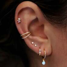 1 anel de septo articulado com incrustação de zircônia cúbica dupla | Joia de piercing de tragus de concha hipoalergênica em aço inoxidável banhado a ouro 18K 16G | Brinco labial com zircônia cúbica dupla | Design simples e elegante para uso diário feminino e presentes em festivais