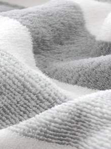 1pc Bath Towel / 6pcs Set [3pcs Hand Towel + 3pcs Bath Towel] Striped & Solid Color Combo, Made Of Super Soft Coral Fleece, Absorbent Quick Dry, Skin-Friendly, Fade & Shed Resistant, Ideal For Daily Bathing, Bathroom, Kitchen, Swimming Pool, Beach, Travel, SPA, Pet Use, Gift-Giving, 13.78x29.53inch/35x75cm, 27.56x55.12inch/70x140cm Back To School For Beauty Salon Home Bathroom