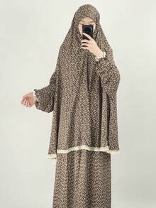 1 套柔软加大码穆斯林服装，碎花薄纱头巾，蕾丝拼接袖口上衣，腰部 + 长裙，女士长袍